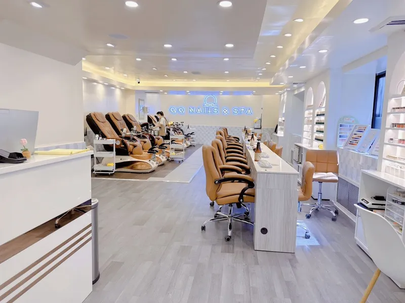 nail salons QQ Nails & Spa