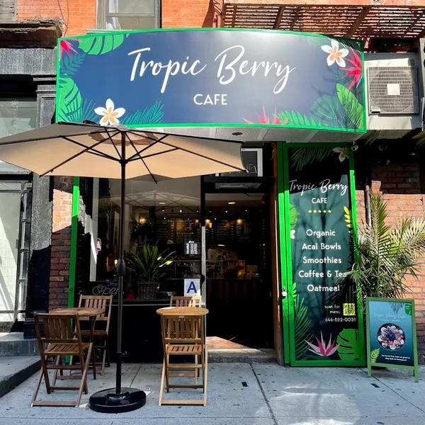 Tropic Berry Cafe