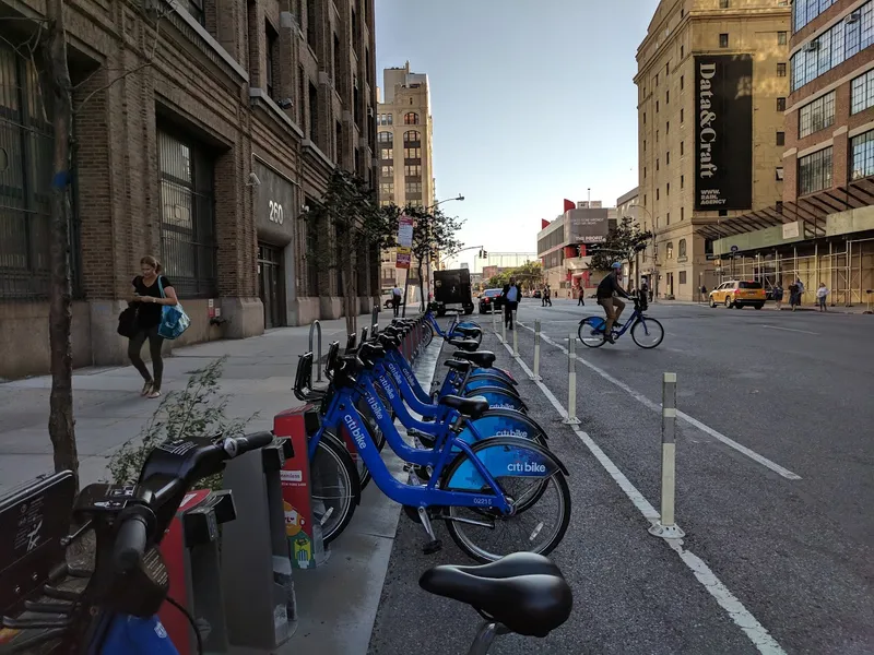 Citi Bike: 11 Ave & W 27 St