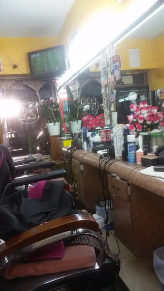 barber shops Edward Barber Shop Unisex in Mott Haven