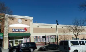 Top 10 grocery stores in Norwood NYC