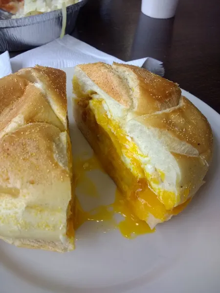 egg sandwich Shellys Cafe & Grocery