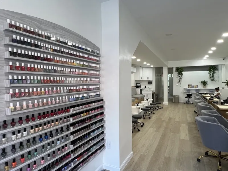 nail salons Flourish DYC Nail Spa & Beauty Facial in Park Slope