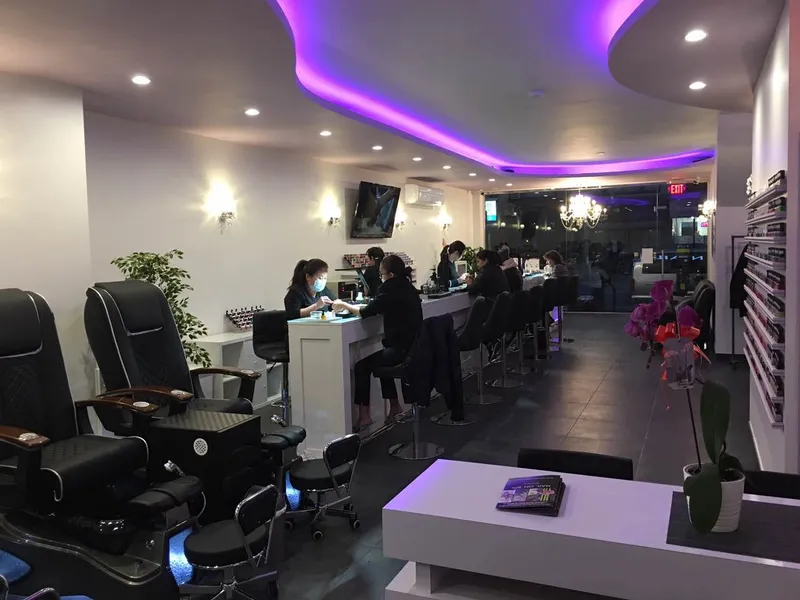 nail salons Nail On 5th