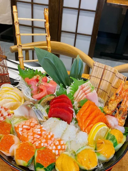 Osaka Fusion BBQ & Sushi 藏王居 です
