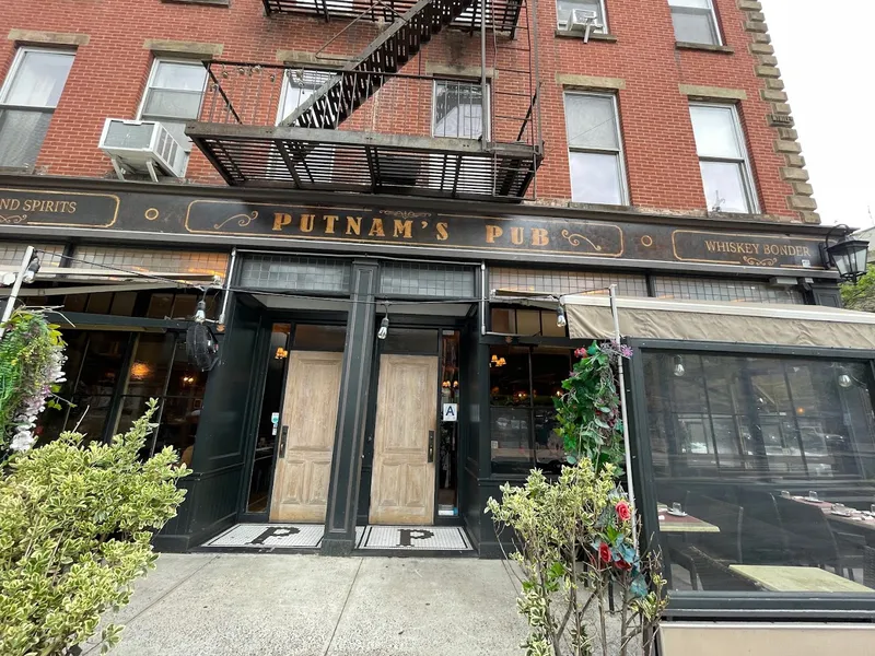 restaurants Putnam's Pub & Cooker in Clinton Hill