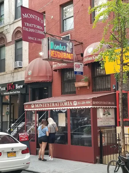 late night restaurants Monte's Trattoria in Greenwich Village