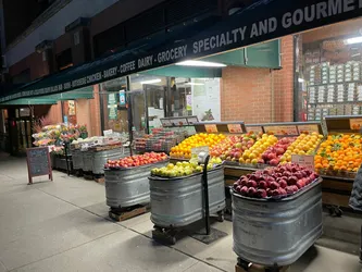 Top 11 grocery stores in Brooklyn Heights NYC