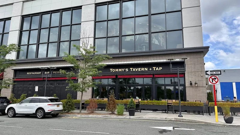 late night restaurants Tommys Tavern + Tap