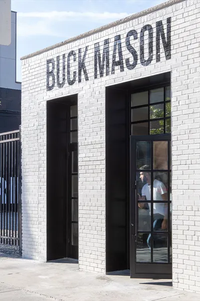 sweaters Buck Mason in Williamsburg