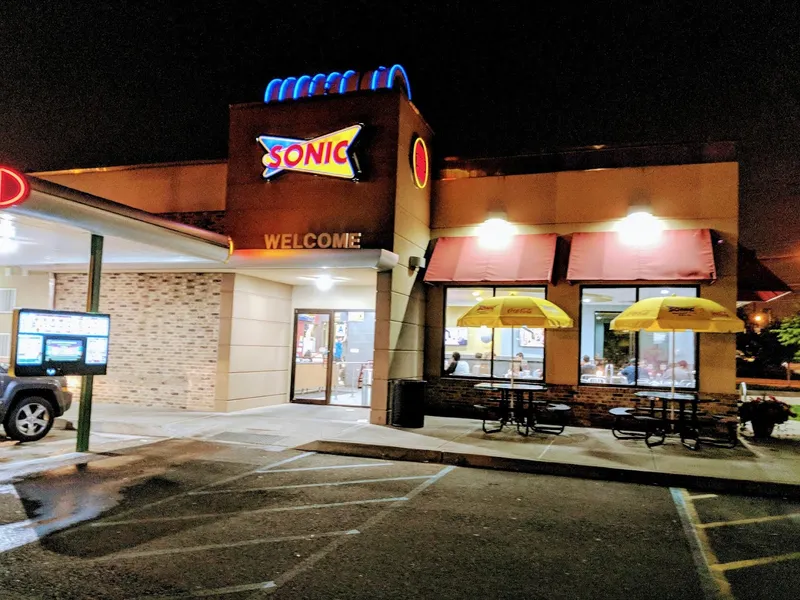 late night restaurants Sonic Drive-In