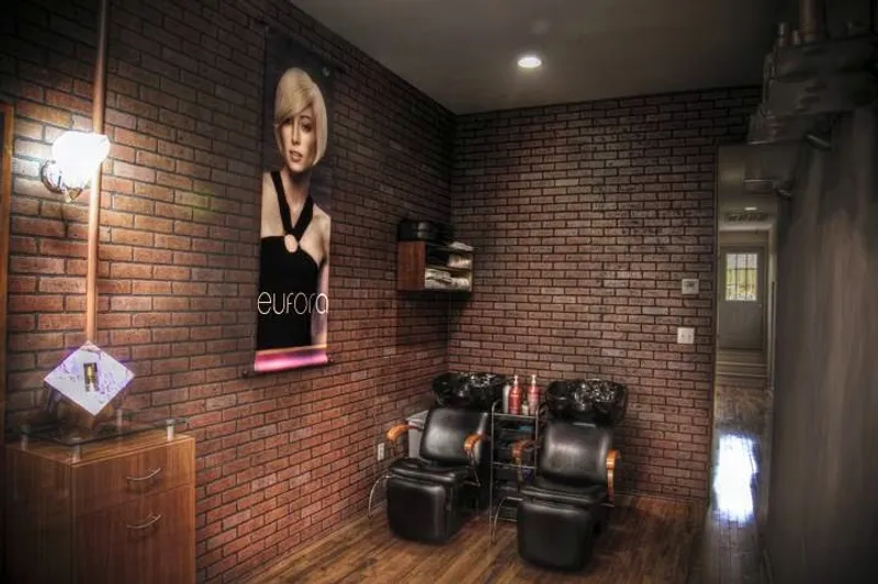 hair salons Salon De Larue