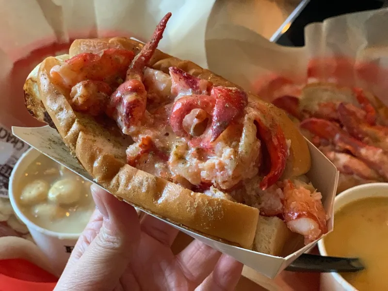 Seafood restaurants Luke's Lobster FiDi