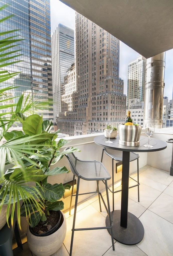 Top 10 rooftop bars in Financial District NYC