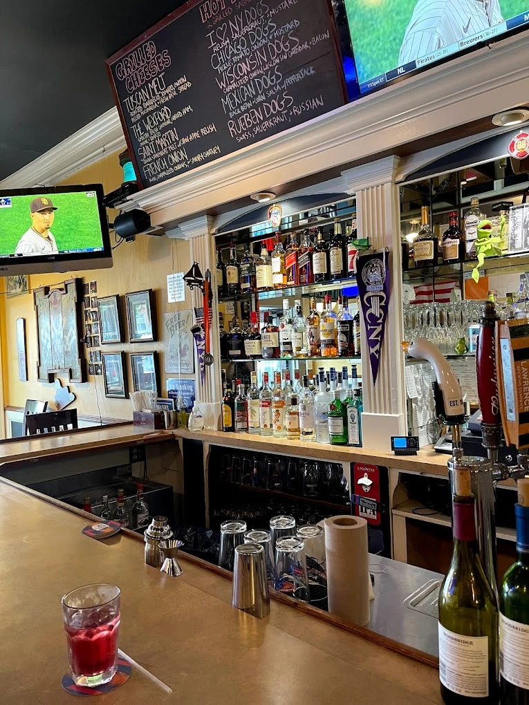 Best of 14 bars in City Island NYC