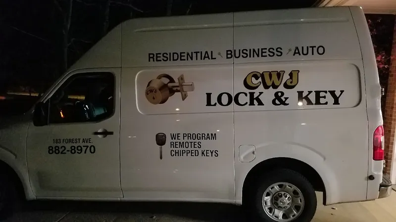 locksmiths CWJ Lock & Key