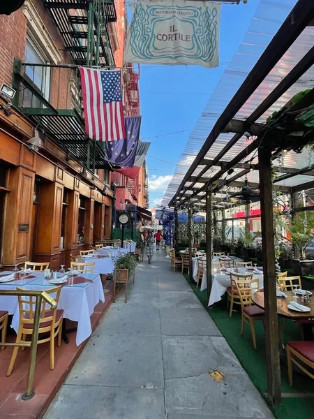 outdoor dining Little Italy