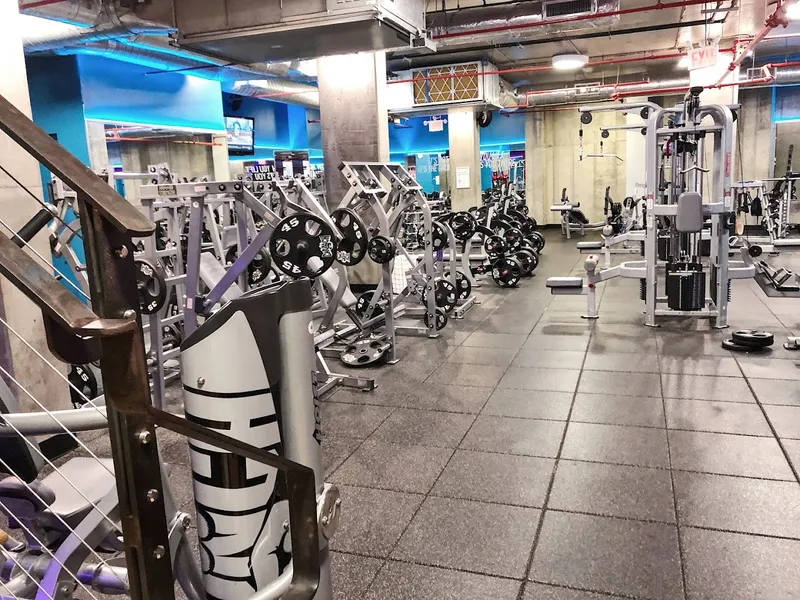 gyms Crunch Fitness - Bowery