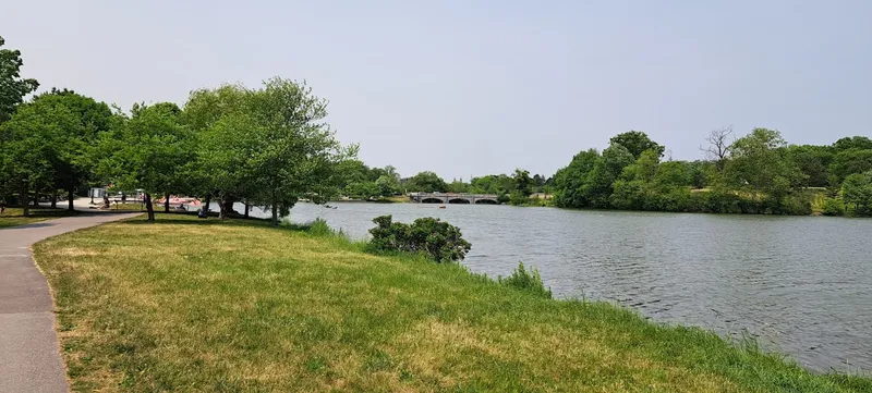 Delaware Park & Rumsey Woods: Walking/ & Jogging Path around Hoyt Lake, Buffalo, NY