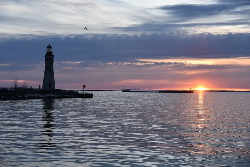 Places for sunsets Buffalo Main Light