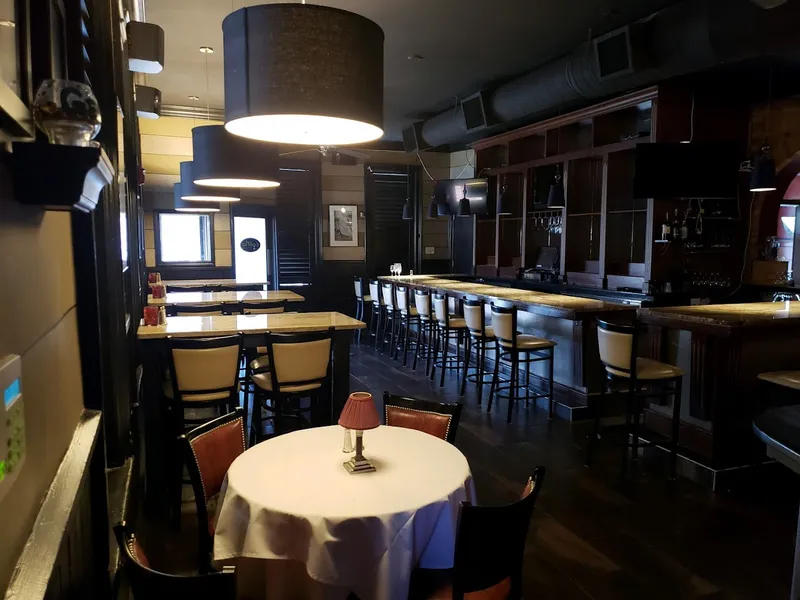 Exclusives bar and restaurant
