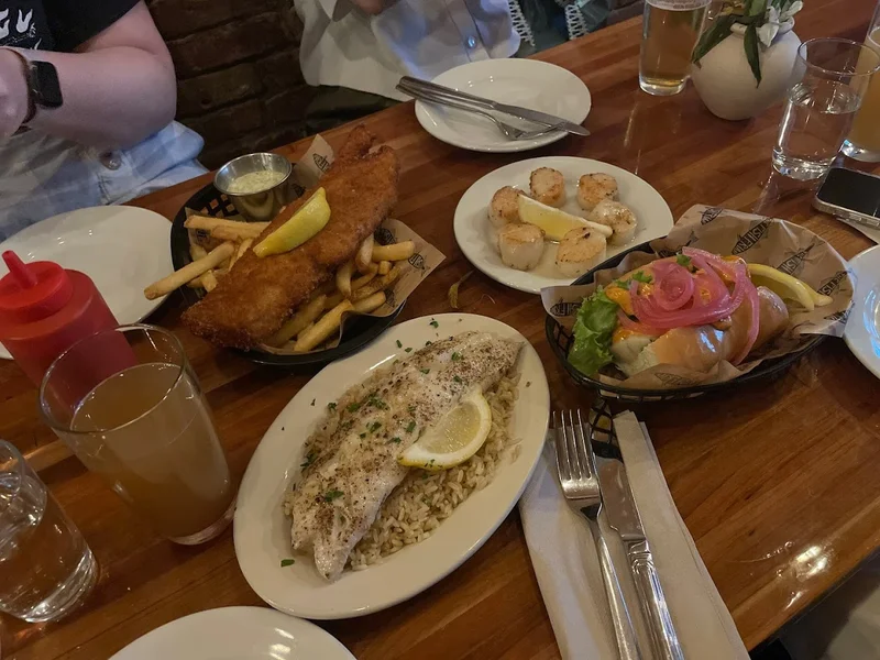 Top 12 Seafood restaurants in Syracuse