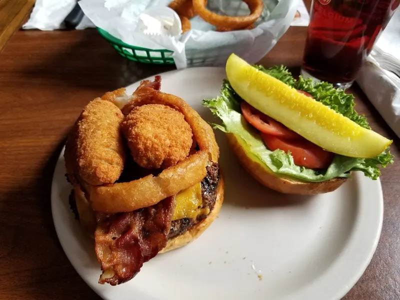 Burgers 20 North Broadway Tavern