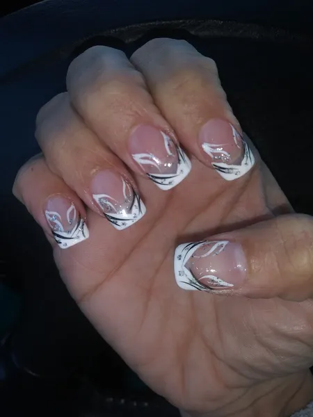 T U Nails