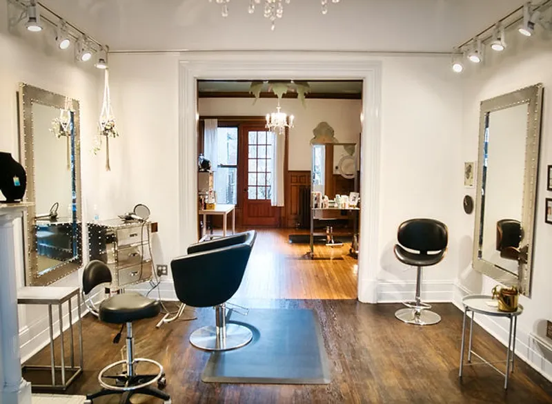 Famiglia Salon