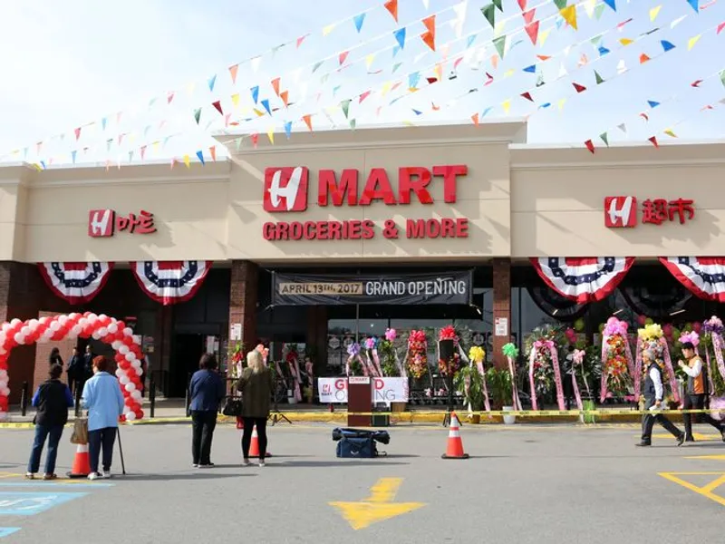 grocery stores H Mart Yonkers