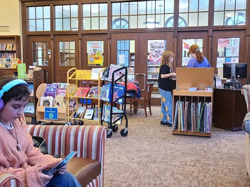 Top 14 libraries in Albany