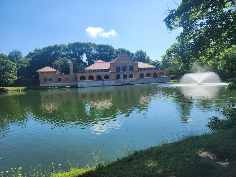 picnic spots Washington Park Lake House