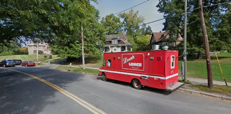 Fast Food restaurants Louie’s Food Truck