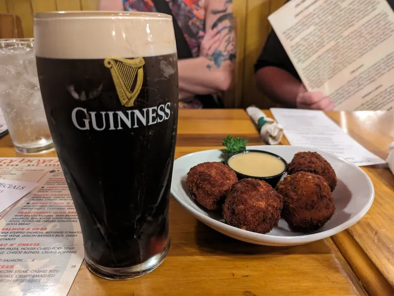 Kitty Hoyne's Irish Pub