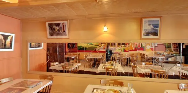 indian restaurants Al Hamra Indian Pizza & Curry