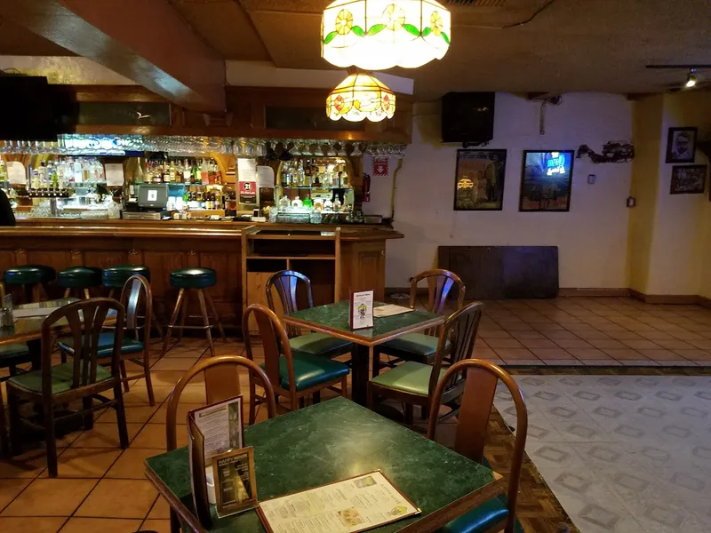 restaurants Los Tres Hermanos Bar & Grill