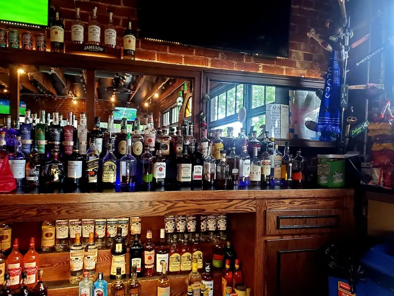 Old Tavern Bar & Grill