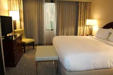 Top 28 hotels in Fresno