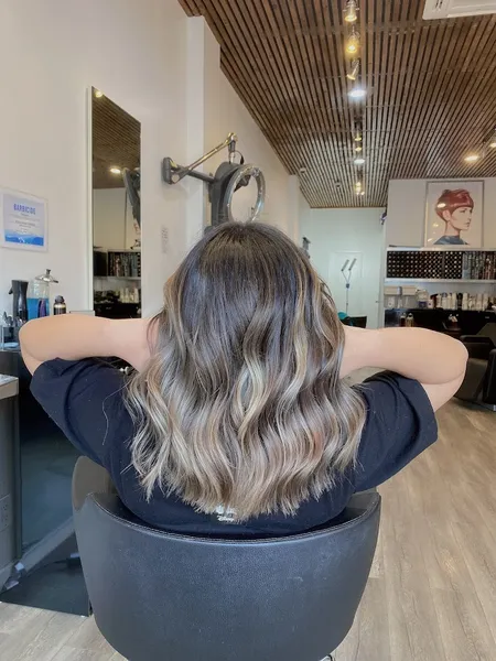 hair salons Azura Salon Oakland