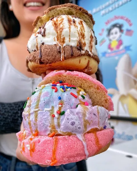 ice cream shops La Michoacana Plus Long Beach