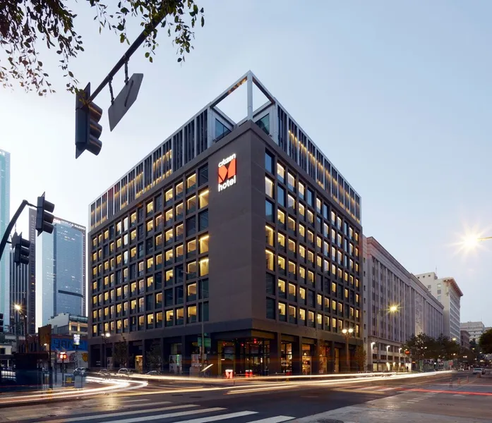 Hotels with restaurants citizenM Los Angeles Downtown hotel