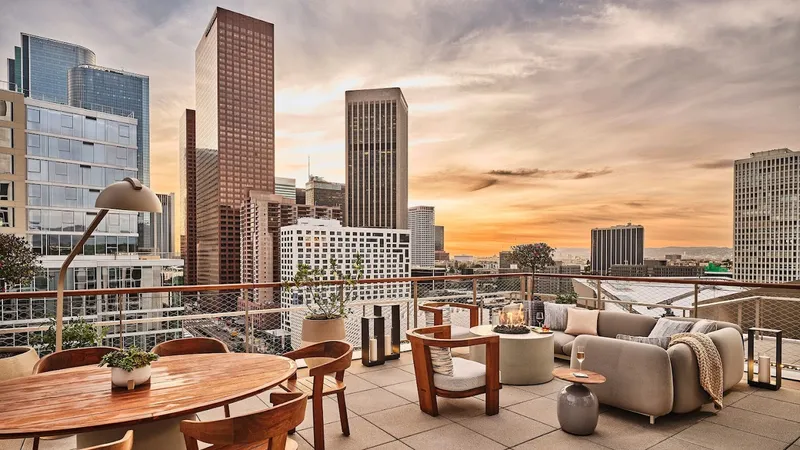 Hotels with restaurants Conrad Los Angeles