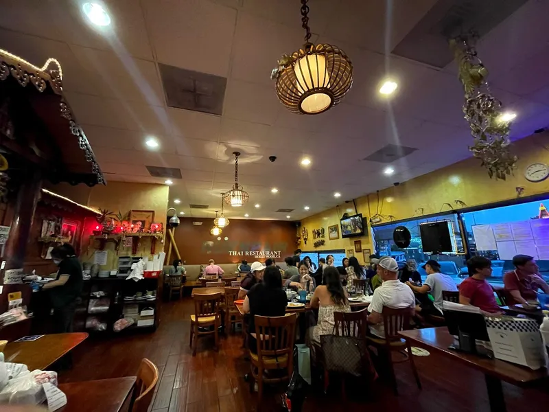 thai restaurants Ruen Pair in Hollywood