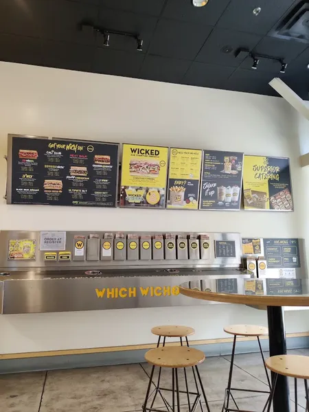 Sandwiches restaurants Which Wich