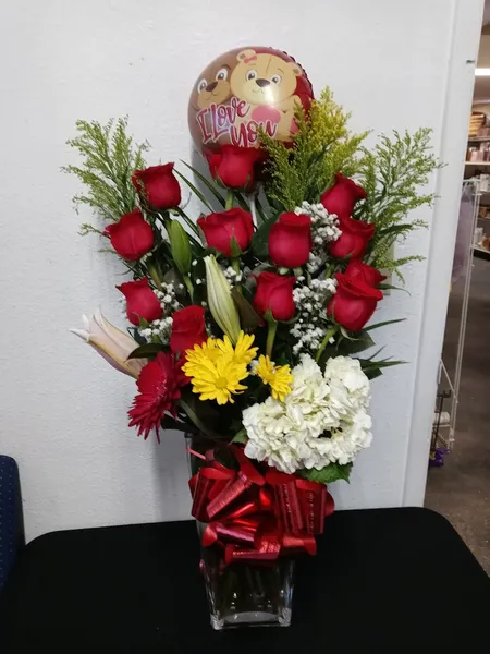 florist Lesly's Flowers Gifts & More