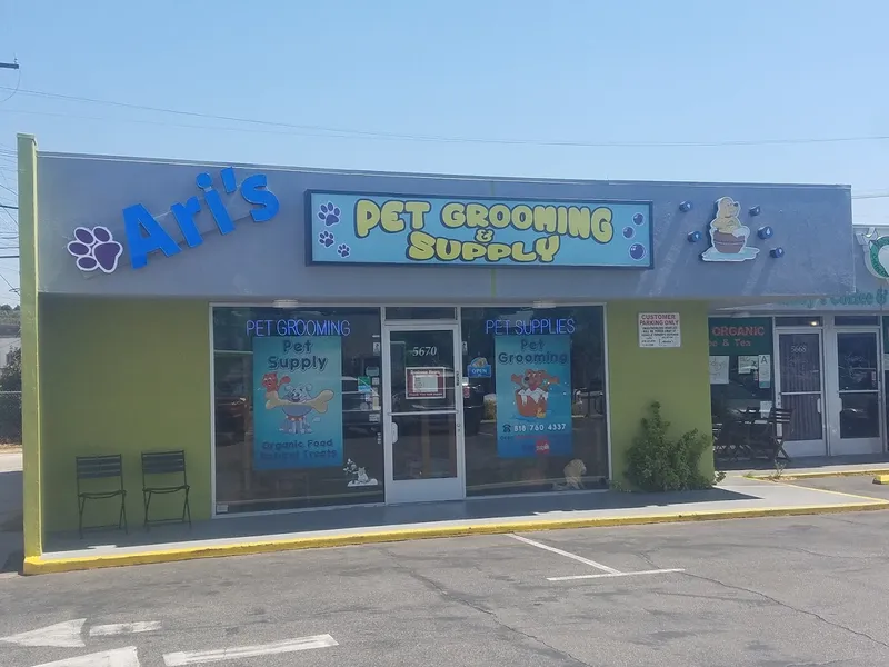 dog groomers Ari's Pet Grooming