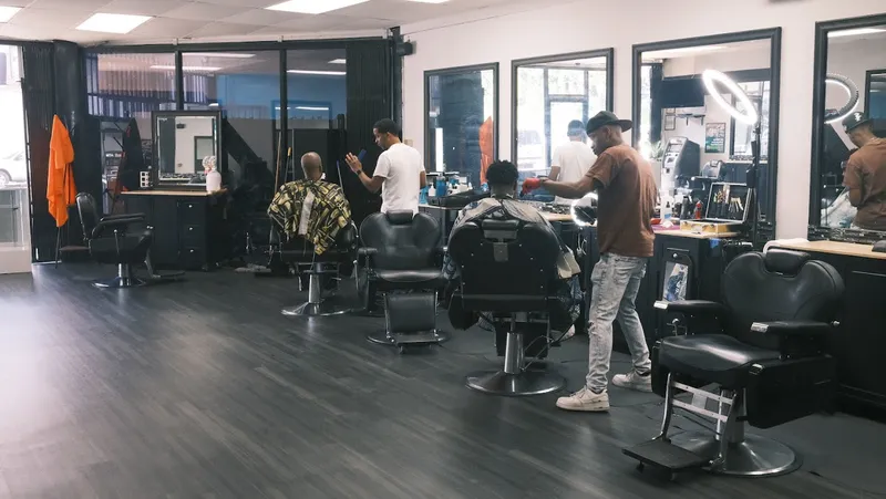 barber shops Clips and Razors in North Hollywood