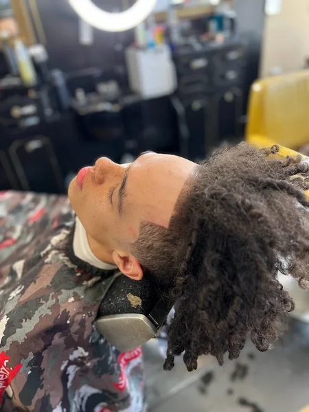 Top 37 barber shops in Oakland