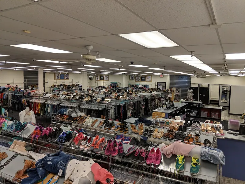 consignment shops Plato's Closet Fresno