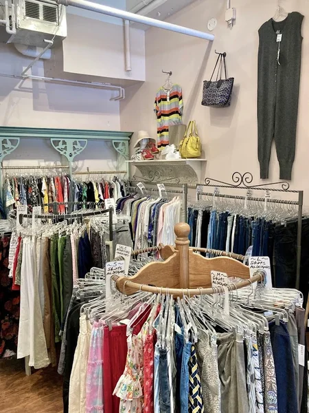 Top 26 consignment shops in Oakland